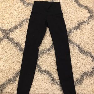 Black Lululemon Wunder Under Leggings